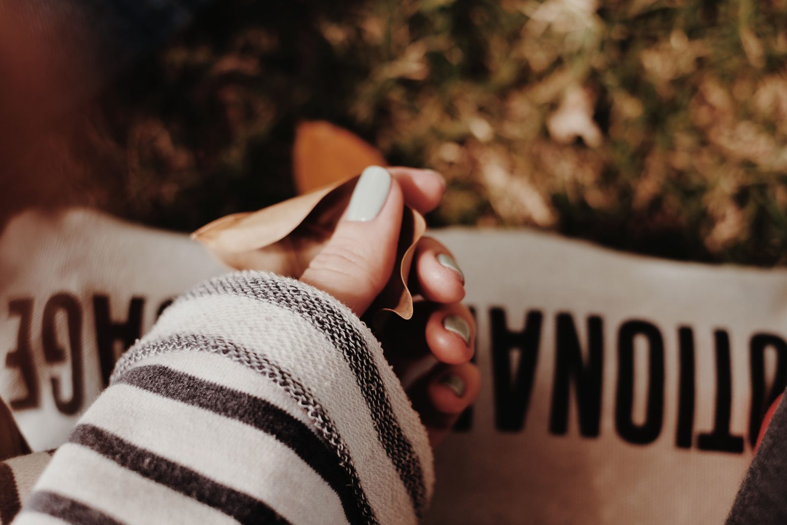 Quelle couleur d&rsquo;ongles adopter pour l&rsquo;automne 2024 ?